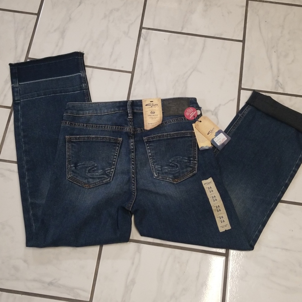 Silver high raise izzy jeans. Wide leg crop. 26/26